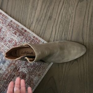 Lifestride Dynasty zippered bootie tan with 1.5 inch heel women's 11 size NWOB